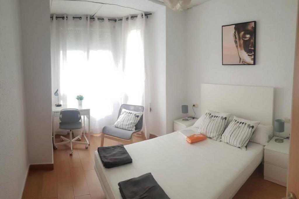 Cozy Apartment In The Heart Of Alicante! Экстерьер фото